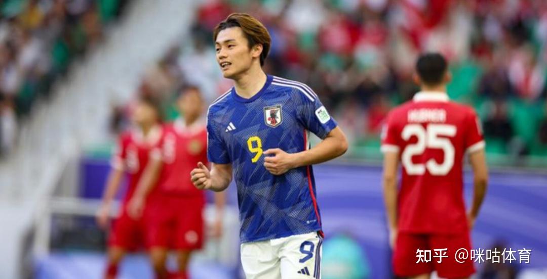 日本队在艾哈迈德·本·阿里球场迎来了本届亚洲杯最后一场小组赛